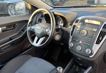 Kia Ceed I Hatchback 5d Facelifting 1.6 CRDi VGT 115KM 2011 Kia Ceed 2011 r. 1.6 Diesel 116KM, zdjęcie 12