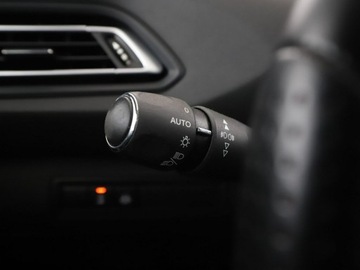 Peugeot 308 II Hatchback Facelifting 1.2 PureTech 130KM 2021 Peugeot 308 LED navi skóra/alcantara virtual, zdjęcie 33