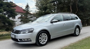 Volkswagen Passat B7 Variant 1.6 TDI CR DPF BlueMotion 105KM 2012 Volkswagen Passat Volkswagen Passat 1.6 TDI DPF BlueMot Highline 1.6 Diesel