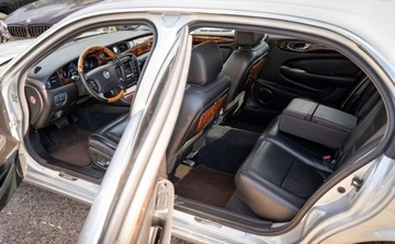 Jaguar XJ VII X350 2008 Jaguar XJ Jaguar XJ VII 4.2 VandenPlas 298KM 4.2 Benzyna 298KM, zdjęcie 10