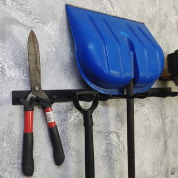 Вешалка, держатель для садового инвентаря 90 см.