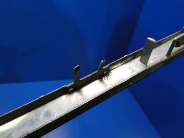 JAGUAR XJ X351 LIŠTA CHRÓM NÁRAZNÍKU ZADNÍ ZADNÍHO POŠKOZENÁ DRŽÁKY