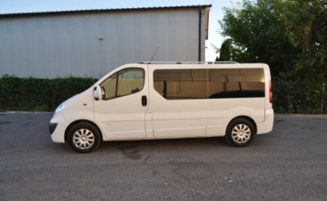 Opel Vivaro A Combi L1 2.0 CDTI 115KM 2014 Opel Vivaro L2H1 2.0 DCI 9 osobowy Nawigacja TOMTOM Klimatyzacja 2.0 115KM, zdjęcie 25