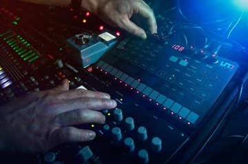 Аналоговый синтезатор UNO Synth IK000104