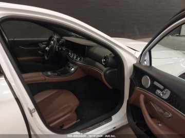 Mercedes Klasa E W213 2021 Mercedes-Benz Klasa E 2021 MERCEDES-BENZ E 350 4MATIC 2.0 Benzyna 255KM, zdjęcie 5