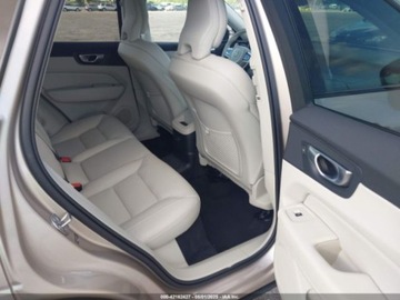 Volvo XC60 II 2024 Volvo XC 60 Recharge T8 Plus Dark Theme 2024 2.0l 2.0 Hybryda Plug-in 312KM, zdjęcie 12