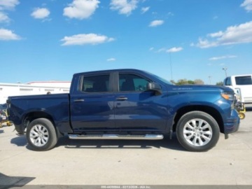 Chevrolet Silverado II 2022 Chevrolet Silverado 1500 Short Bed Custom 2022 2.7 Benzyna 310KM, zdjęcie 6