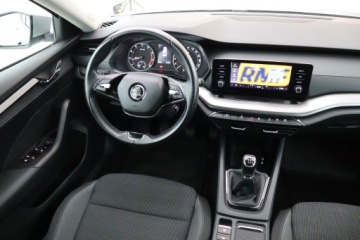 Skoda Octavia IV Liftback 1.5 TSI EVO 150KM 2022 Skoda Octavia 1.5 TSI, Salon Polska, zdjęcie 6