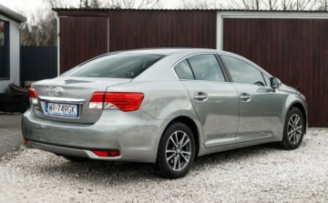 Toyota Avensis III Sedan Facelifting 1.8 Valvematic 147KM 2013 Toyota Avensis 1.8 benzyna 147KM sedan navi kamera cofania LIFT serwis ASO, zdjęcie 3