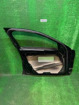 DVEŘE LEVÉ PŘEDNÍ MERCEDES W205 TŘÍDA C