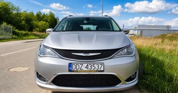 Chrysler Pacifica II 3.6 V6 291KM 2020 Chrysler Pacifica 3.6 V6 291KM Skora LED El. DrzwiKlapa 3.6 Benzyna 291KM, zdjęcie 4