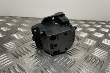 KONTROLER MULTIMEDIÁLNÍ MERCEDES-BENZ C (W204) A2048709558 3.0L DIESEL