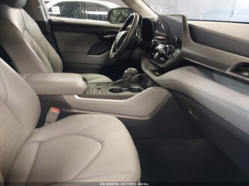 Toyota Highlander III 2023 Toyota Highlander Hybrid Xle, 2023r., 4x4, 2.5L 2.5 Hybryda 186KM, zdjęcie 8