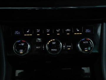 Skoda Superb III Kombi 1.8 TSI 180KM 2018 Škoda Superb Skoda Superb DSG full LED, zdjęcie 29