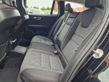 Volvo V60 II  2022 Volvo V60 Recharge T6 AWD Geartronic Core, zdjęcie 20