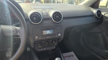 Audi A1 I Hatchback 3d 1.2 TFSI 86KM 2014 Audi A1 Sportback, zdjęcie 10
