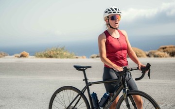 Аббатство Рогелли - Женская футболка/ велосипед