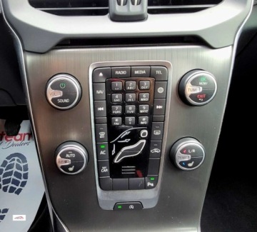 Volvo V40 II Hatchback 2.0 T2 DRIVE-E 122KM 2015 Volvo V40 Zarejestrowane,KAMERA, bardzo ladne, GWARANCJA 2.0 Benzyna, zdjęcie 32