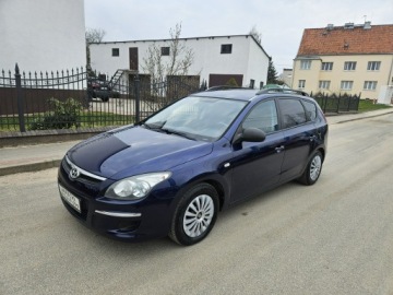Hyundai i30 I CW Facelifting 1.4 DOHC 109KM 2010 Hyundai i30 Opłacony Zdrowy Zadbany Serwisowany