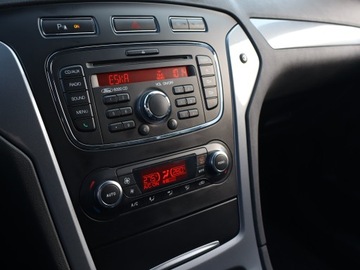 Ford Mondeo IV Hatchback 2.0 Duratorq TDCi DPF 140KM 2014 Ford Mondeo 2.0 TDCi, Salon Polska, Klima, zdjęcie 11