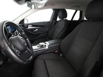 Mercedes Klasa C W205 Kombi Facelifting 2.0 220d 194KM 2019 Mercedes C 220 Avantgarde automat 194KM navi, zdjęcie 12