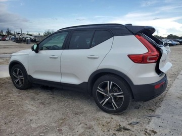 Volvo XC40 2022 Volvo XC 40 T5 R-Design 2022 2.0l 2.0 Benzyna 248KM, zdjęcie 1