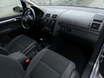 Volkswagen Touran II 1.2 105KM 2011 Volkswagen Touran 1,2 TSI 105 koni Oplacony Po obsludze serwisowej Zapr, zdjęcie 16