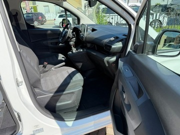 Opel Combo E Kombivan 1.5 Diesel 131KM 2021 Opel Combo niepełnosprawnych rampa inwalida 2021, zdjęcie 25