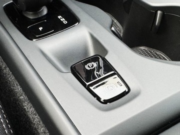 Volvo XC40 Crossover Facelifting 2.0 B3 163KM 2025 Volvo XC 40 B3 Core | Fusion Red | BLIS | Serwis A, zdjęcie 19