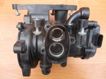 VW 1.8 2.0 TFSI OBUDOWA TERMOSTATU 06L121111H elektronika bez króćcy