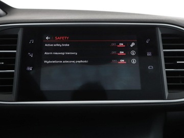 Peugeot 308 II Hatchback Facelifting 1.2 PureTech 130KM 2021 Peugeot 308 LED navi skóra/alcantara virtual, zdjęcie 26