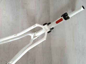 Red Bull Rose 100mm (M) 17-дюймовая рама + Rock Shox Monarch RT3 Air