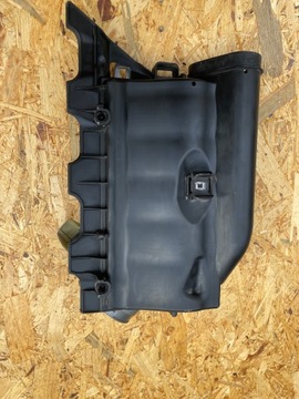 MERCEDES C 204 63 AMG POUZDRO FILTRU VZDUCHU