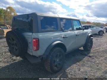 Ford Bronco VI 2024 Ford Bronco Black Diamond, 2024r., 4x4, 2.3L 2.3 Benzyna 275KM, zdjęcie 2