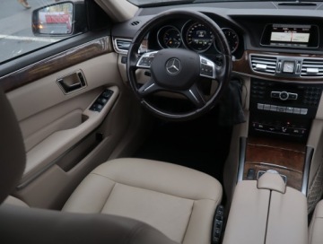 Mercedes Klasa E W212 Kombi Facelifting 220 CDI 170KM 2014 Mercedes E E 220 CDI, 167 KM, Automat, Skóra, zdjęcie 6