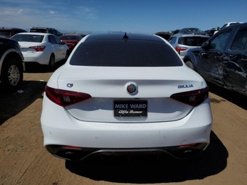 Alfa Romeo Giulia II Sedan Facelifting 2.0 Turbo 280KM 2023 Alfa Romeo Giulia 2023, 2.0L, 4x4, TI, po gradobiciu 2.0 Benzyna 280KM, zdjęcie 5