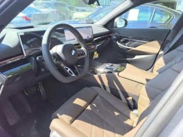 BMW Seria 5 G90-91 2026 BMW Seria 5 540 Xi 2026 3.0 Benzyna 375KM, zdjęcie 9