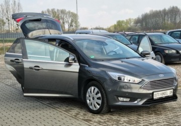 Ford Focus III Kombi Facelifting 1.5 EcoBoost 150KM 2018 Ford Focus 1,5 Benzyna 150KM Xenon Navi Kamera Led Serwis 1.5 Benzyna, zdjęcie 23
