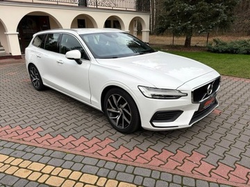 Volvo V60 II  2018 Volvo V60 T5 250 KM Automat Kamera Hak FV23%
