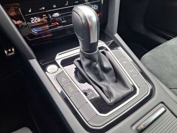 Volkswagen Arteon Fastback Facelifting 2.0 TDI 200KM 2022 Volkswagen Arteon serwis ASO 2.0TDI 200KM pakiety AppConnect kamera grz.sz, zdjęcie 34