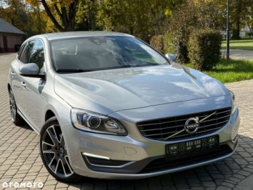Volvo V60 I Kombi Facelifting 2.0 D4 DRIVE-E 190KM 2015 Volvo V60 Volvo V60 D4 Momentum 2.0 Diesel 190KM, zdjęcie 16