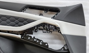 Boczek drzwi lewy przód BMW X5 G05 106034184C