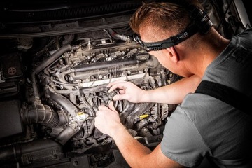 СВЕТОДИОДНАЯ ФАРА 400 ЛЮМ ZOOM CREE R5 3XAAA
