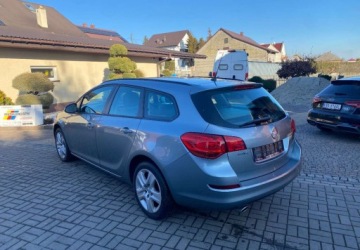Opel Astra J Sports Tourer 1.4 Turbo ECOTEC 120KM 2011 Opel Astra Opel Astra 1.4 Benzyna 120KM, zdjęcie 5