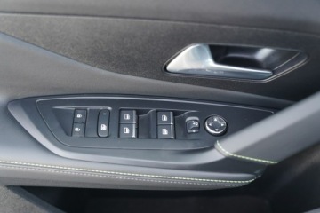 Peugeot 308 III SW Plug-In 1.6 Hybrid 225KM 2023 Peugeot 308 GT LINE blis SKORA nawi FULL LED kame, zdjęcie 17