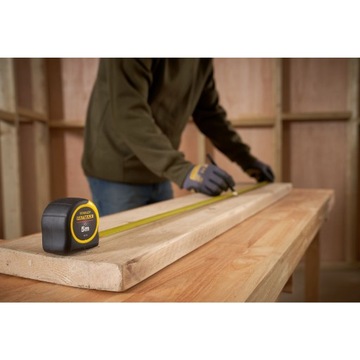 ПРОКАТНАЯ МЕРНАЯ НАПРАВЛЯЮЩАЯ STANLEY FATMAX 5M BLADEARMOR ST 0-33-720