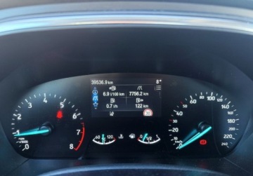 Ford Focus IV Hatchback Facelifting 1.0 EcoBoost 125KM 2022 Ford Focus 1.0 EcoBoost 125KM MT6 Titanium Salon PL ASO I-wszy wlasciciel, zdjęcie 9