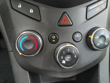 Chevrolet Astro II 2011 Chevrolet Aveo LS+ sedan, 1.2 70 KM, salon, zdjęcie 4