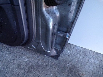 DVEŘE LEVÉ LEVÝ PŘEDNÍ MERCEDES W204 C TŘÍDA LAK 792