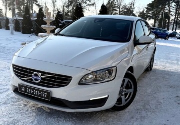 Volvo V60 I Kombi Facelifting 2.0 D4 DRIVE-E 181KM 2015 Volvo V60 2.0 Diesel 181KM, zdjęcie 3